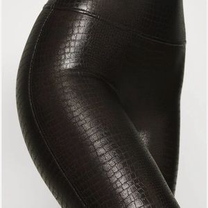 Spanx Faux Leather Croc Legging Sz L